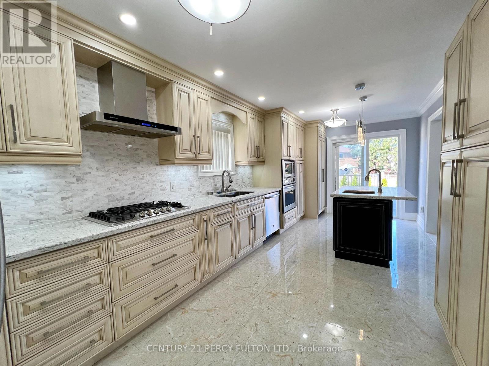 Photo 13 of Upper 63 Mindy Crescent, Markham ON