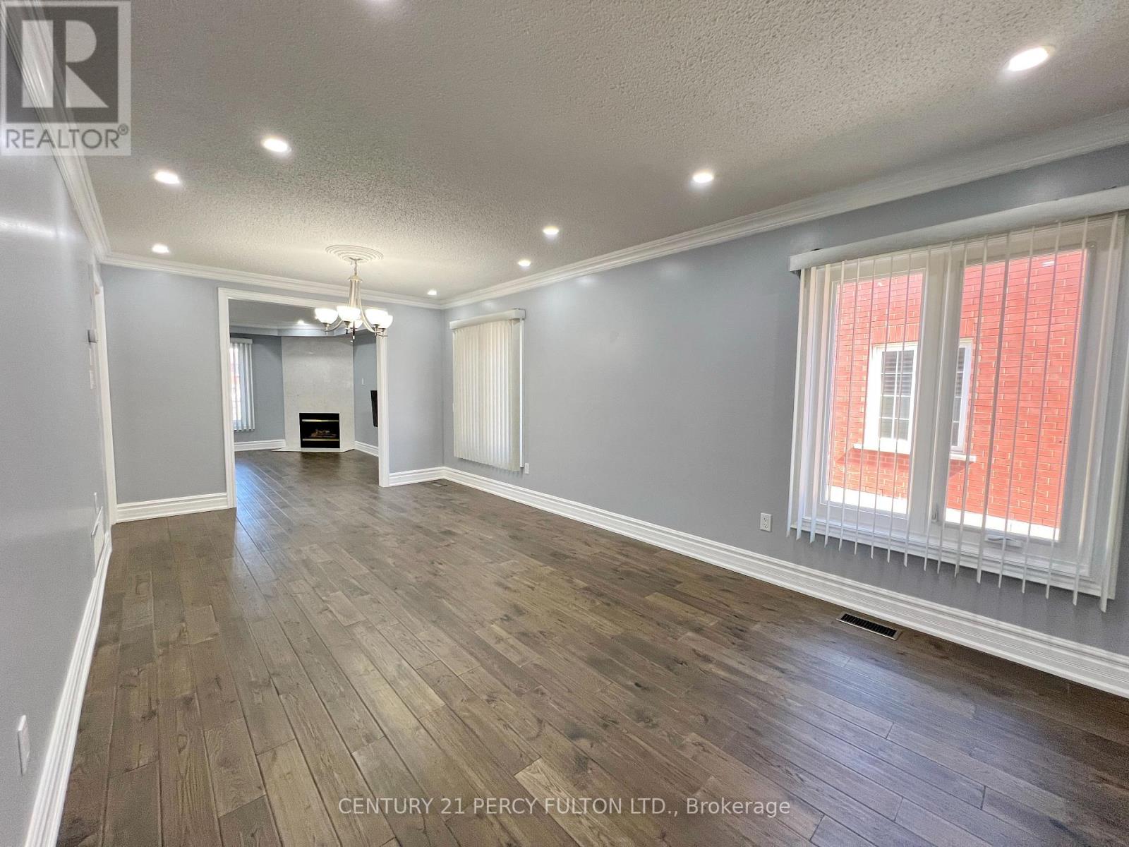 Photo 4 of Upper 63 Mindy Crescent, Markham ON