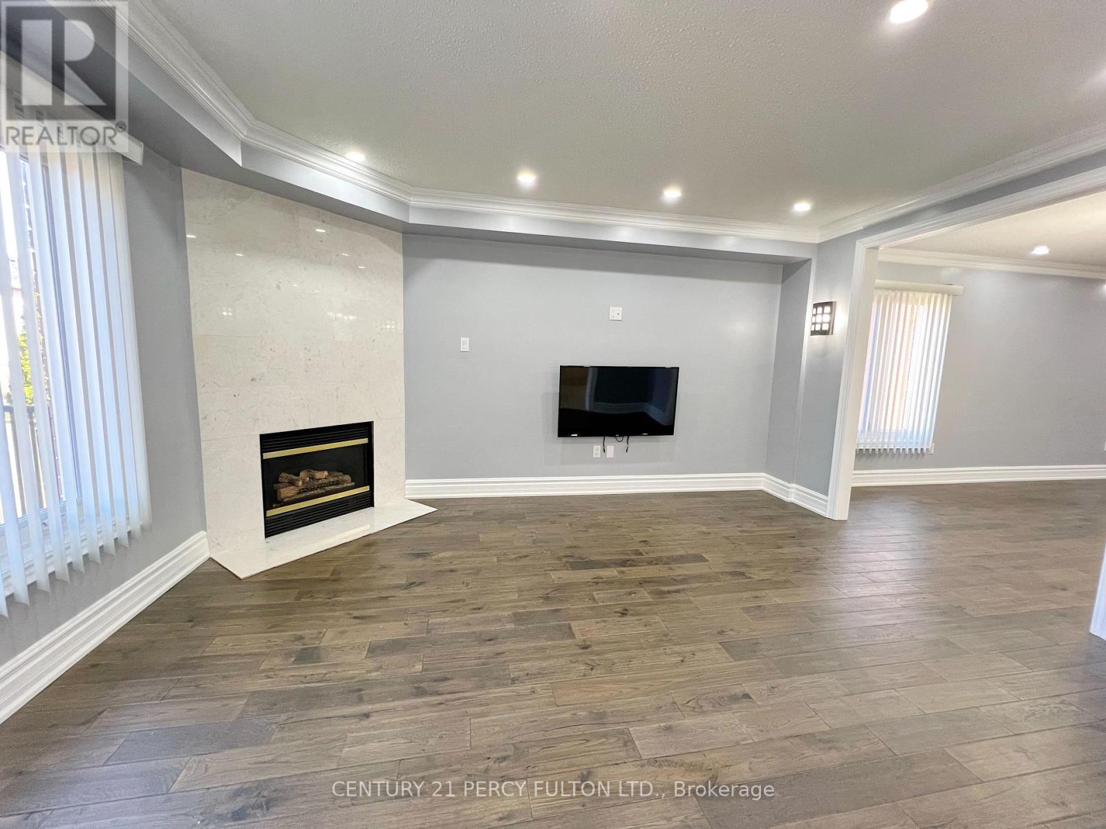 Photo 6 of Upper 63 Mindy Crescent, Markham ON