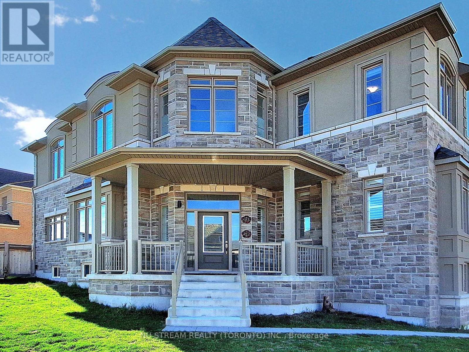 Photo 1 of 2 Pietrowski Drive, Georgina ON