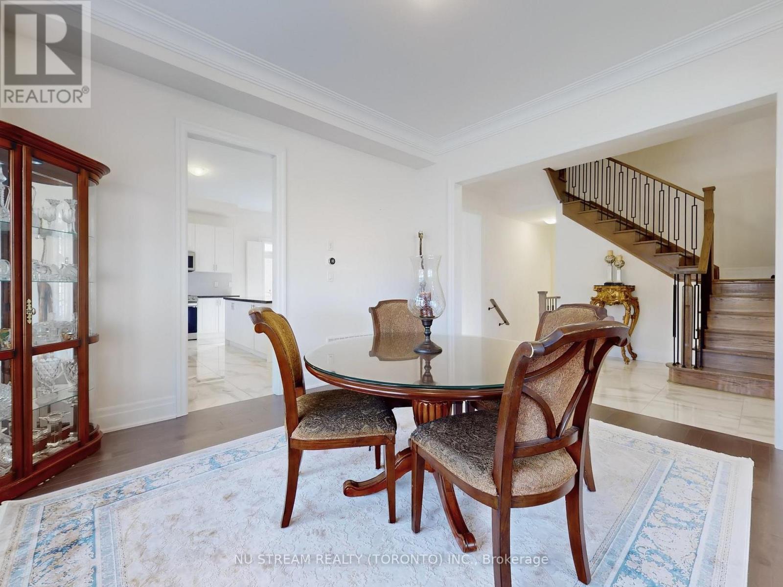 Photo 11 of 2 Pietrowski Drive, Georgina ON