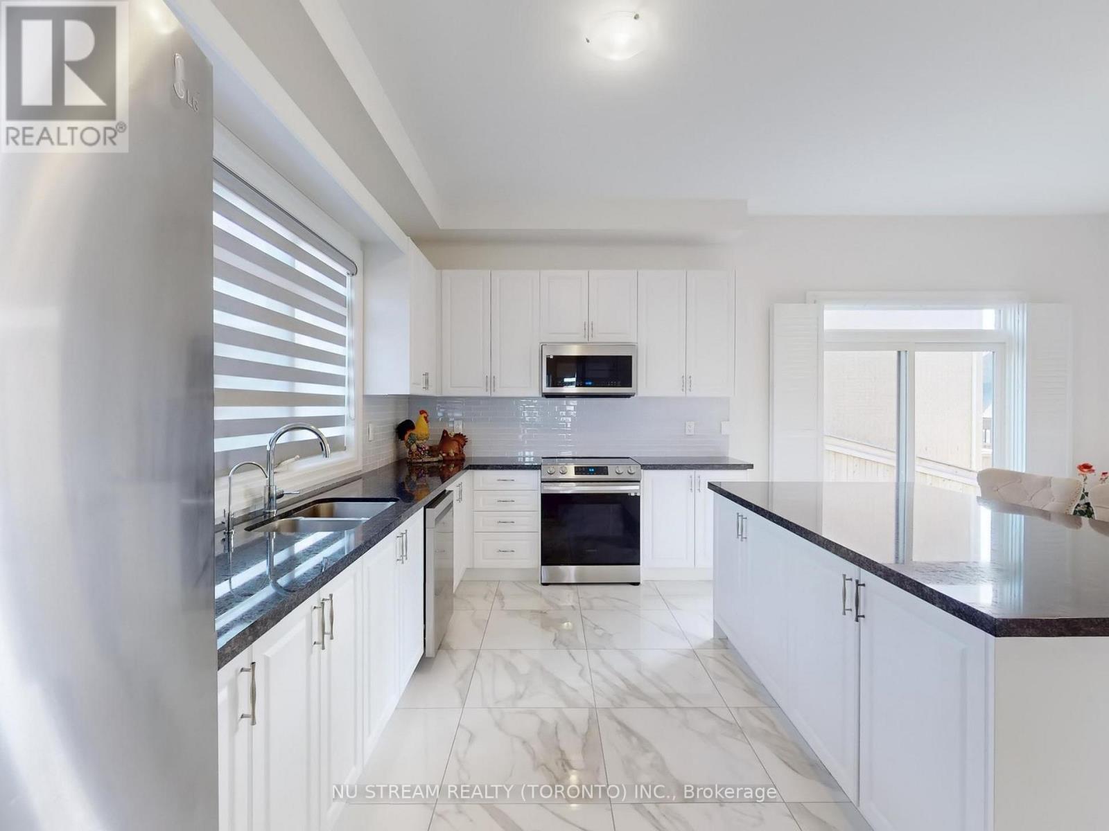 Photo 17 of 2 Pietrowski Drive, Georgina ON