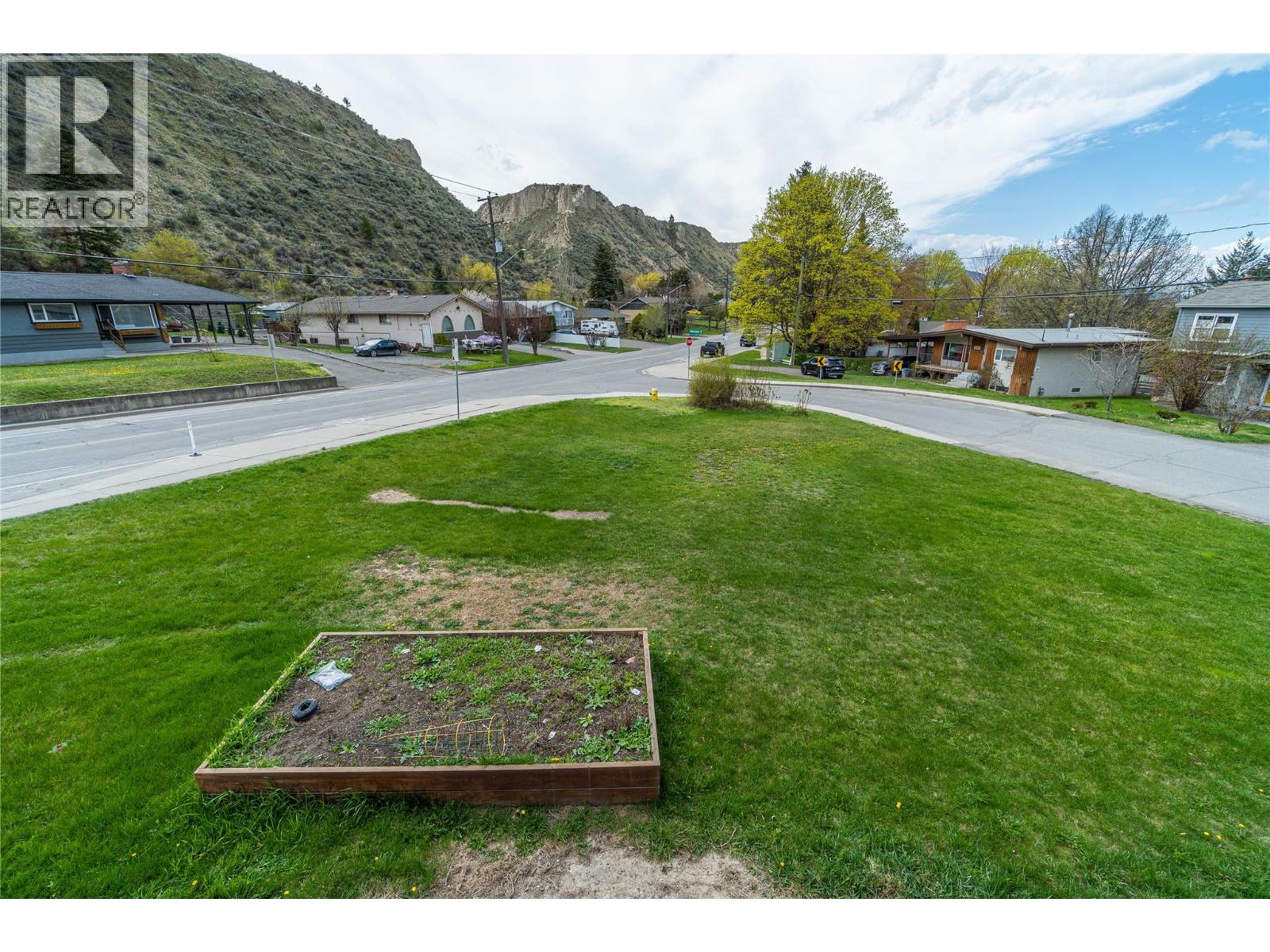 Photo 24 of 2125 Crescent Drive, Kamloops BC