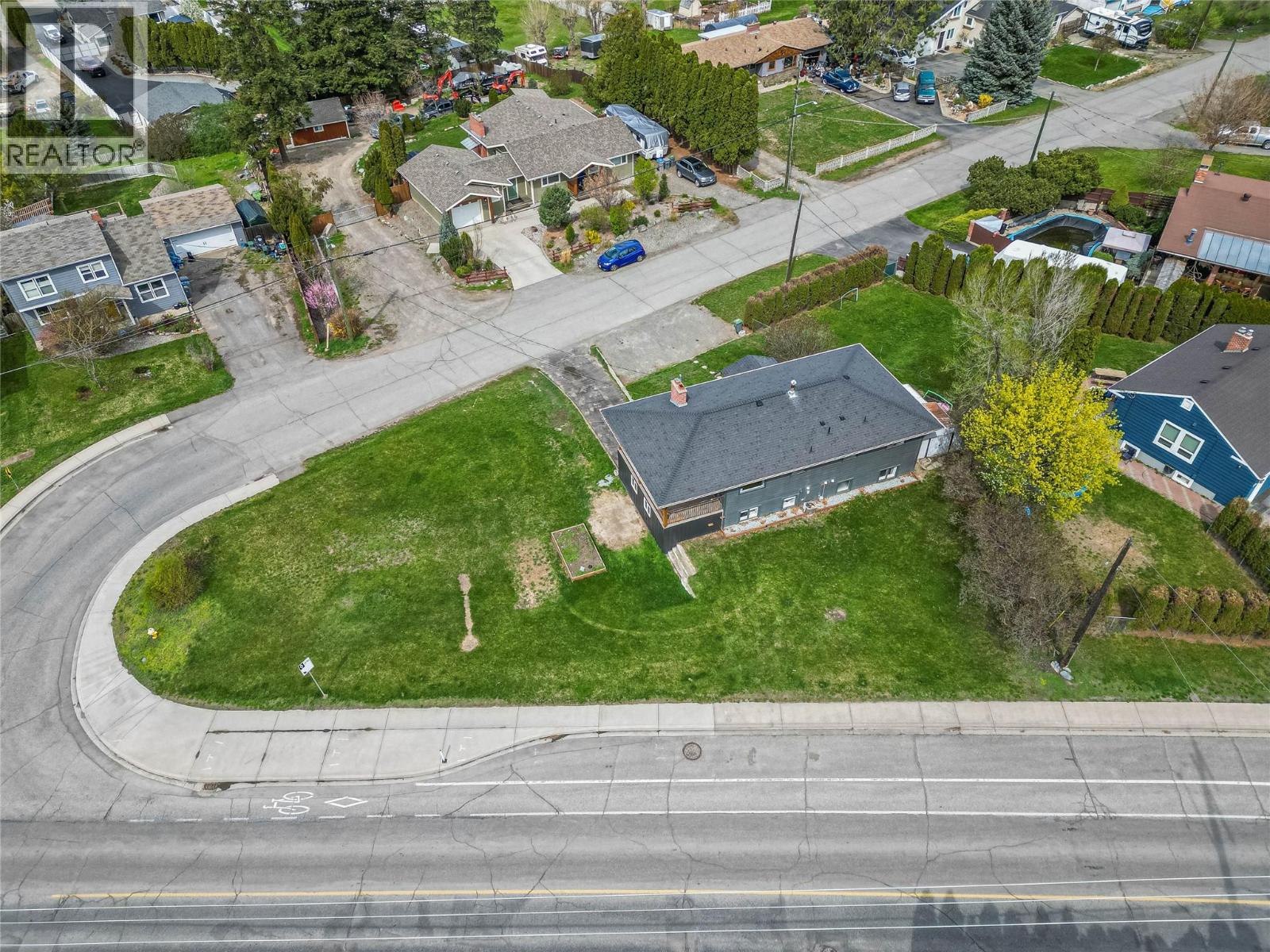 Photo 26 of 2125 Crescent Drive, Kamloops BC