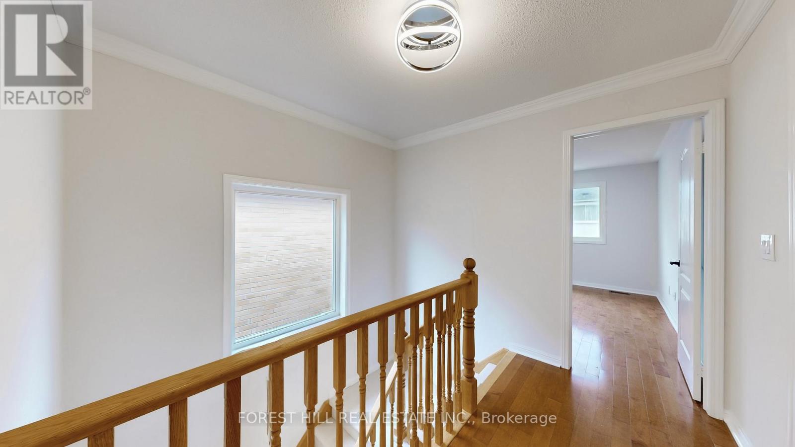 Photo 11 of 4 Lionheart Lane, Markham ON