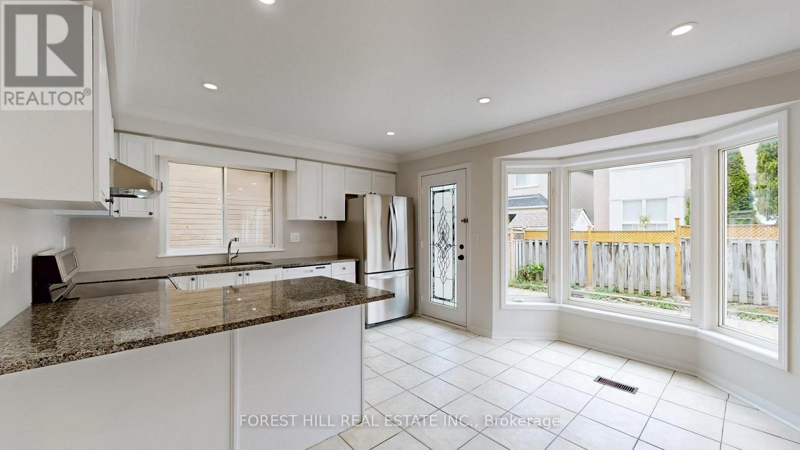 Photo 7 of 4 Lionheart Lane, Markham ON