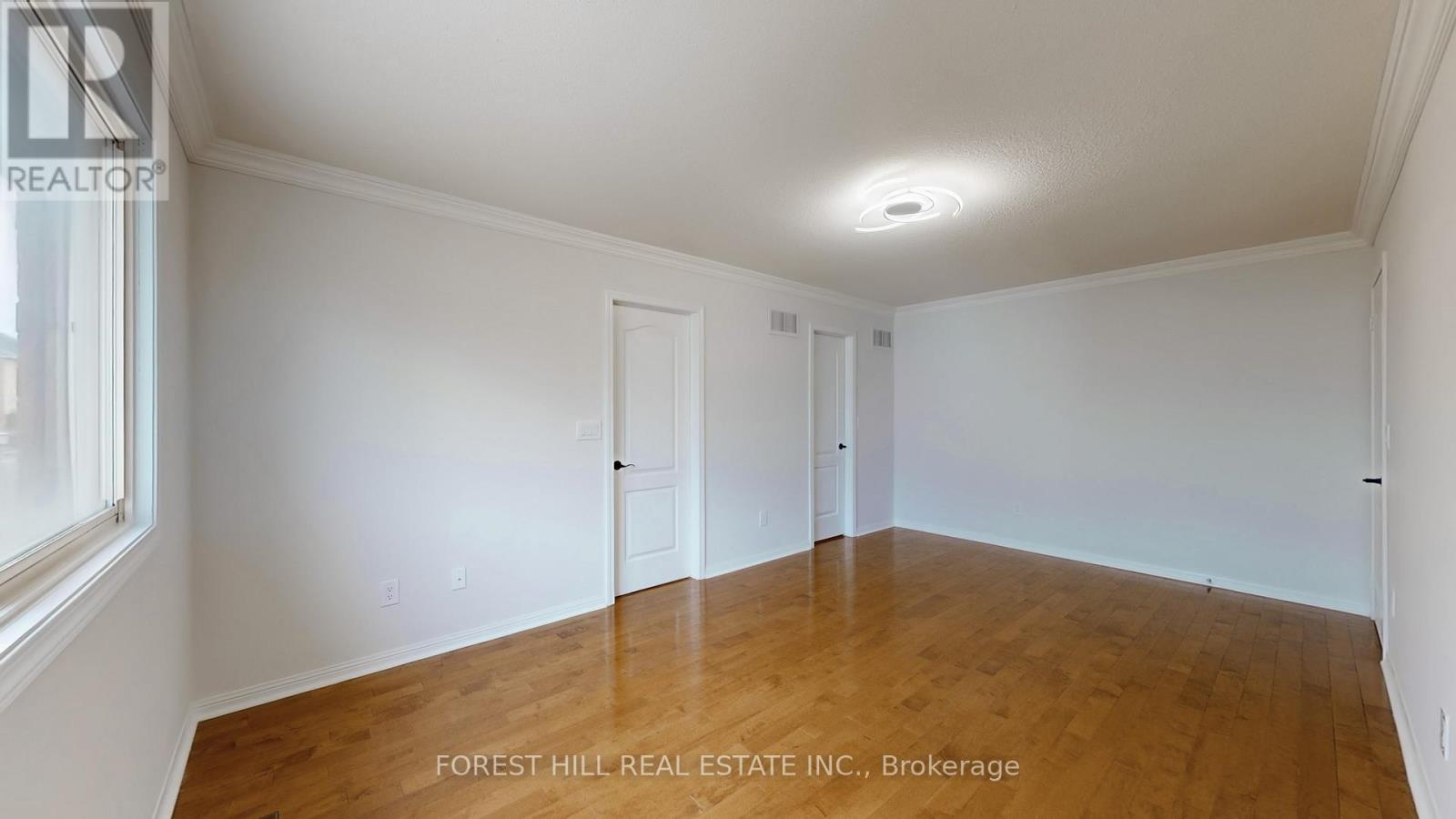 Photo 13 of 4 Lionheart Lane, Markham ON