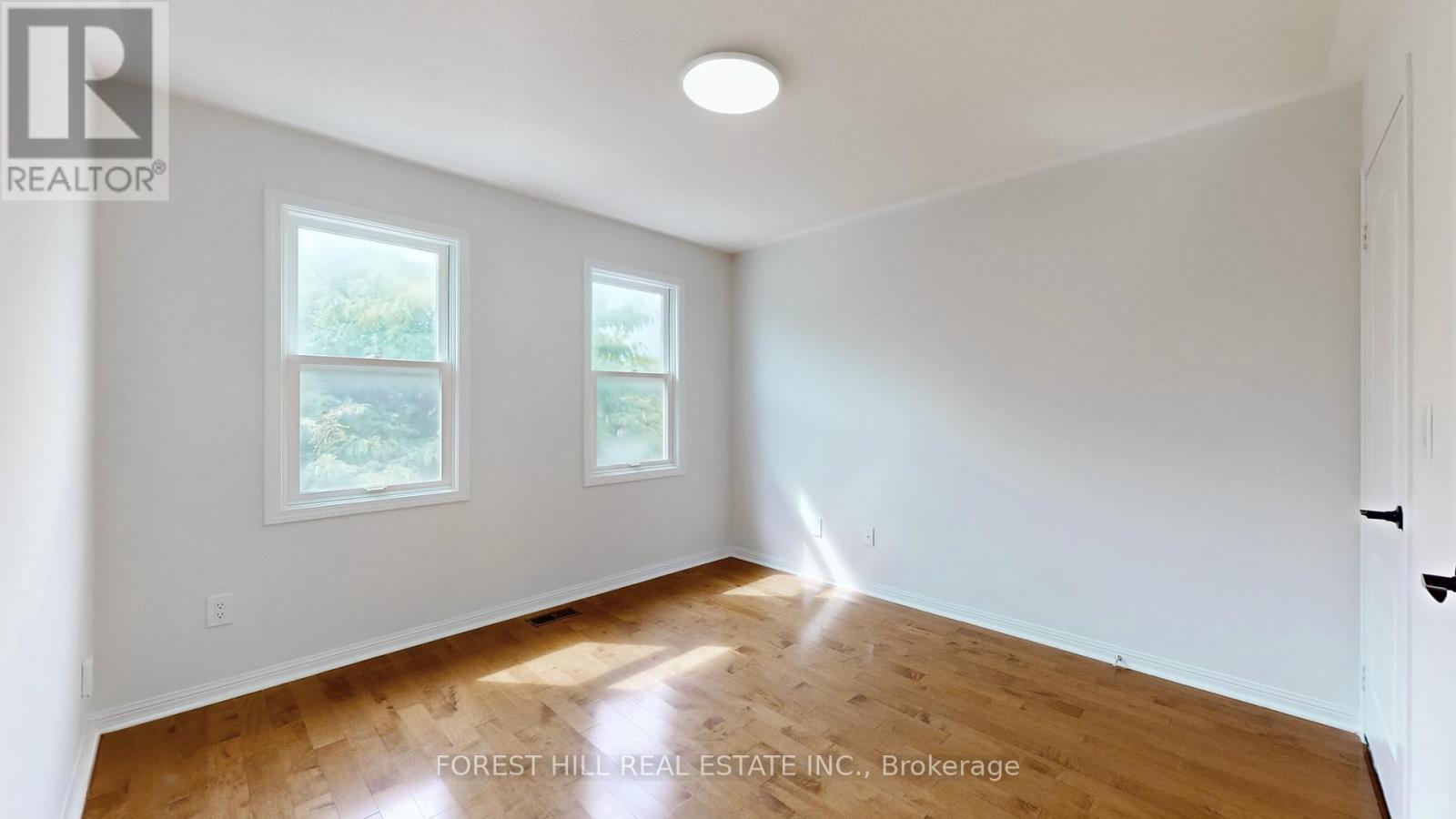 Photo 20 of 4 Lionheart Lane, Markham ON