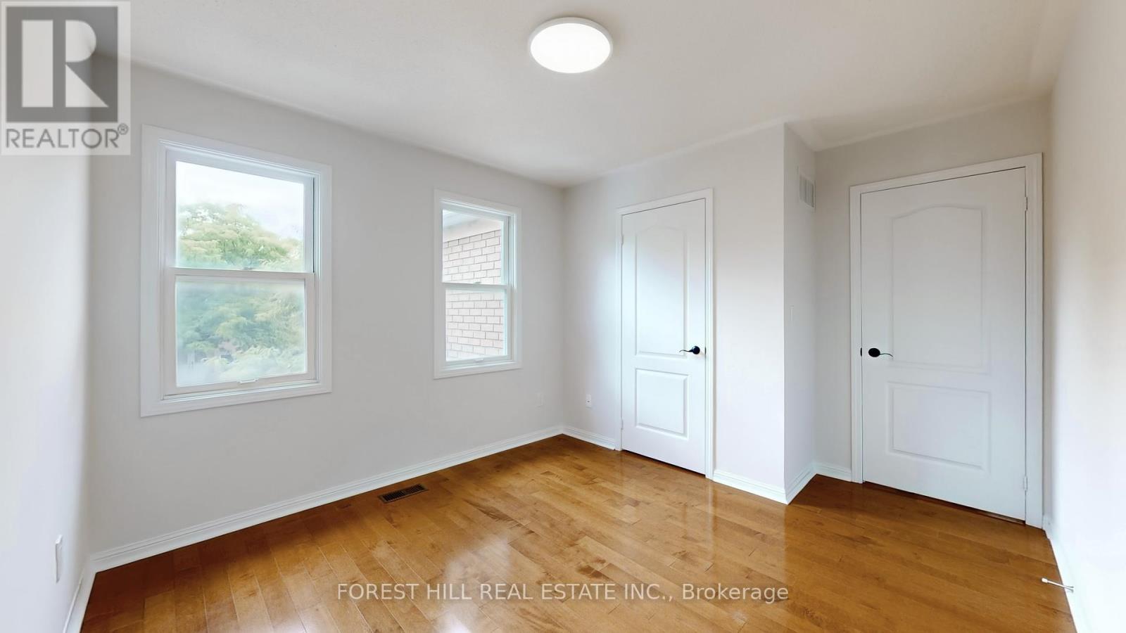 Photo 17 of 4 Lionheart Lane, Markham ON