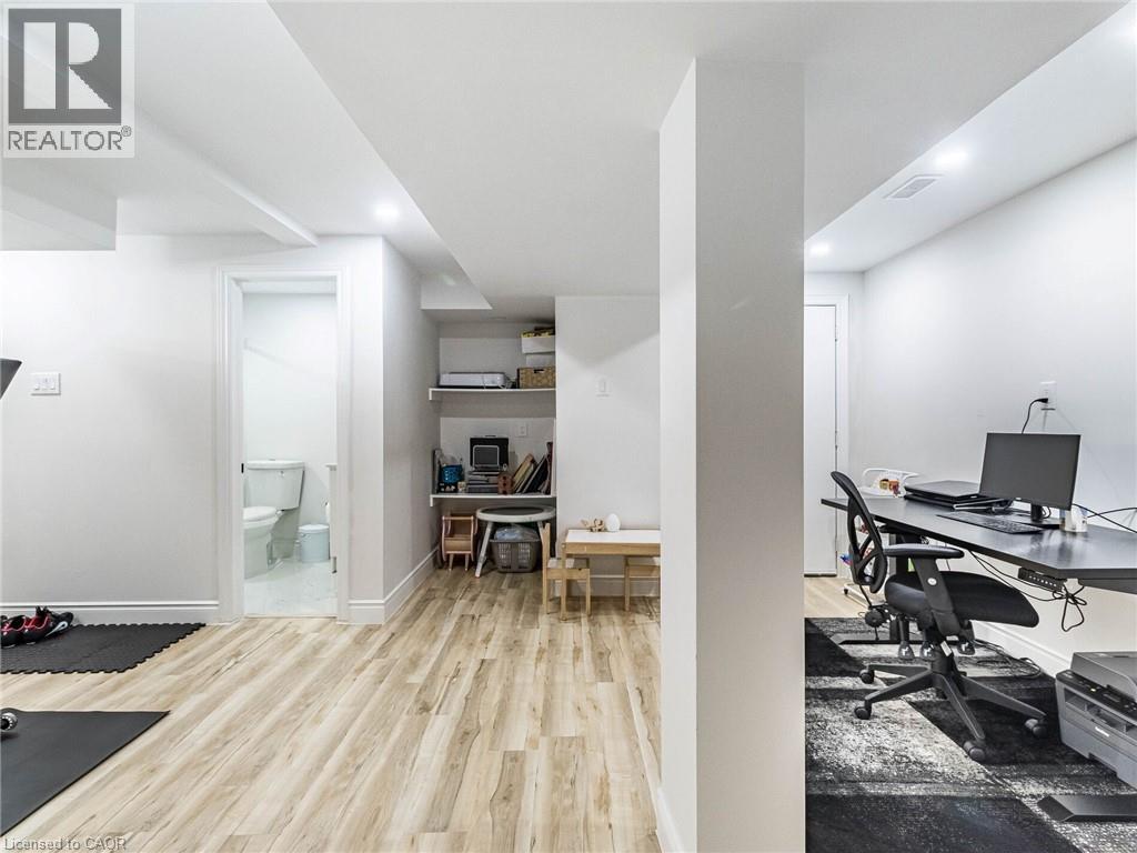 Photo 30 of 144 Bloomsbury Avenue, Brampton ON