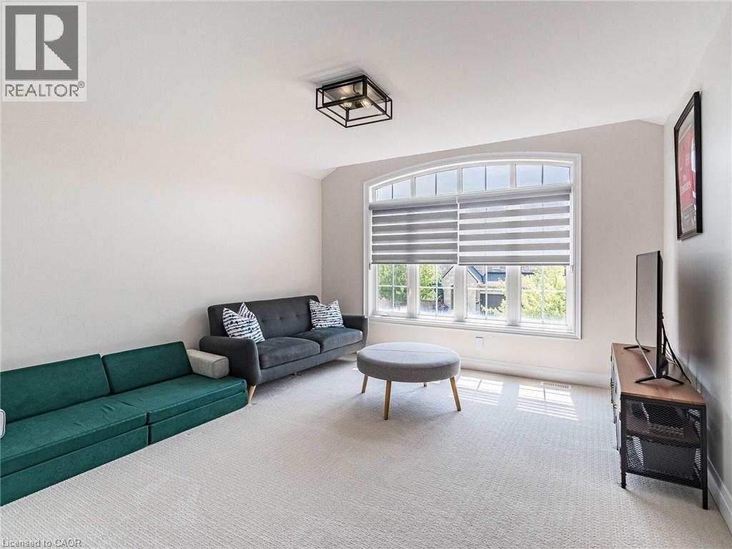 Photo 3 of 144 Bloomsbury Avenue, Brampton ON