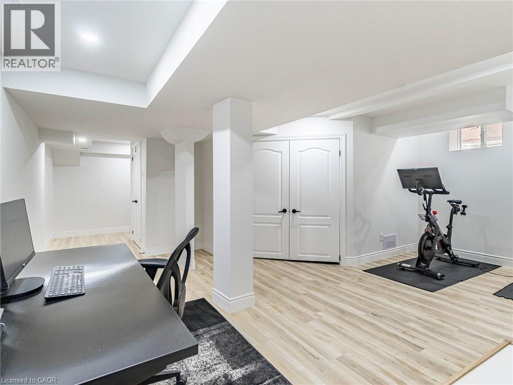Photo 20 of 144 Bloomsbury Avenue, Brampton ON