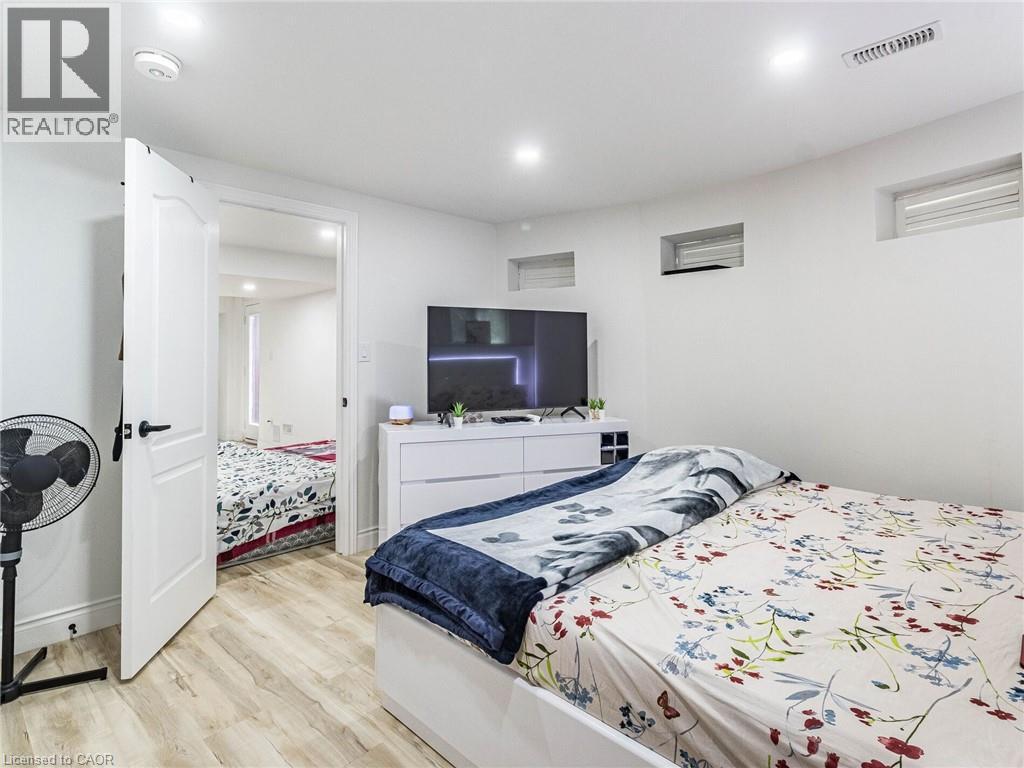 Photo 37 of 144 Bloomsbury Avenue, Brampton ON