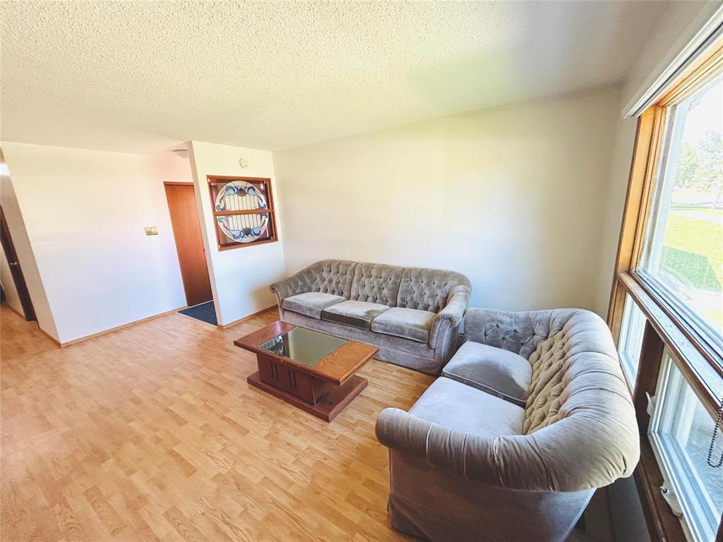 Photo 5 of 1584 Leila Avenue, Winnipeg MB