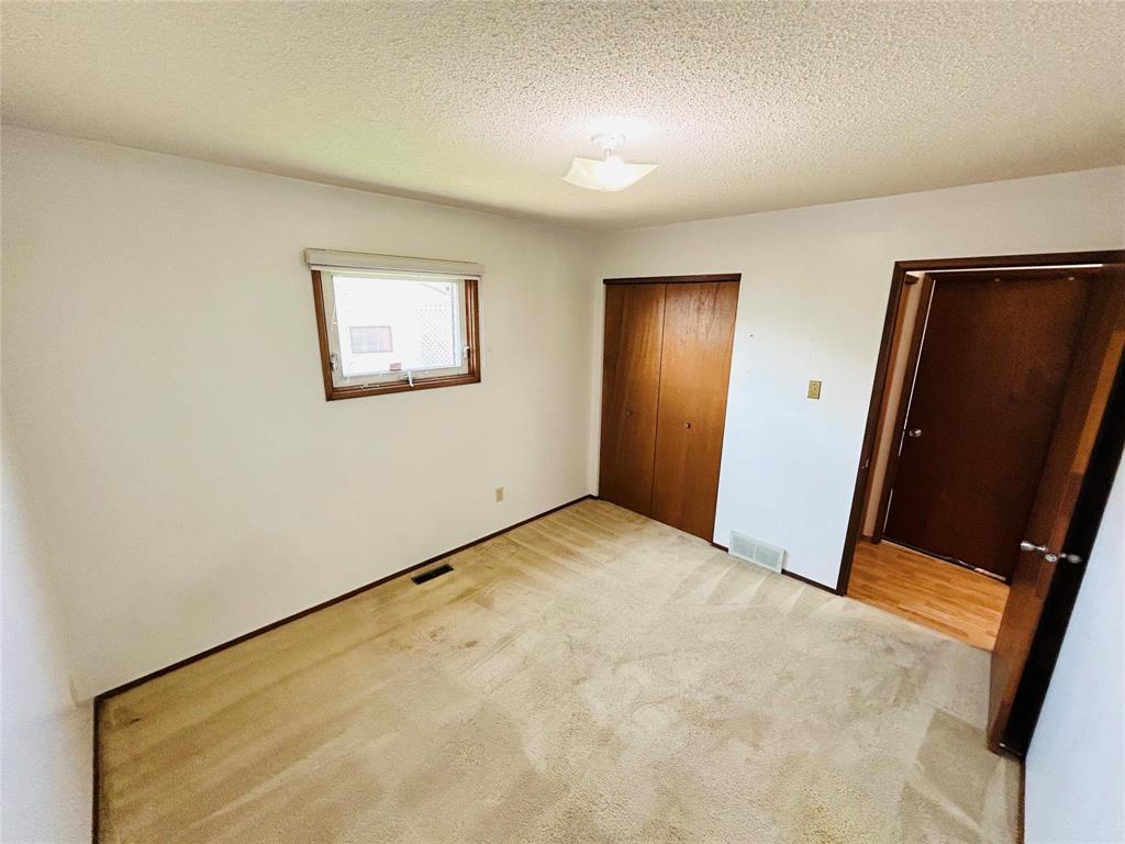 Photo 2 of 1584 Leila Avenue, Winnipeg MB