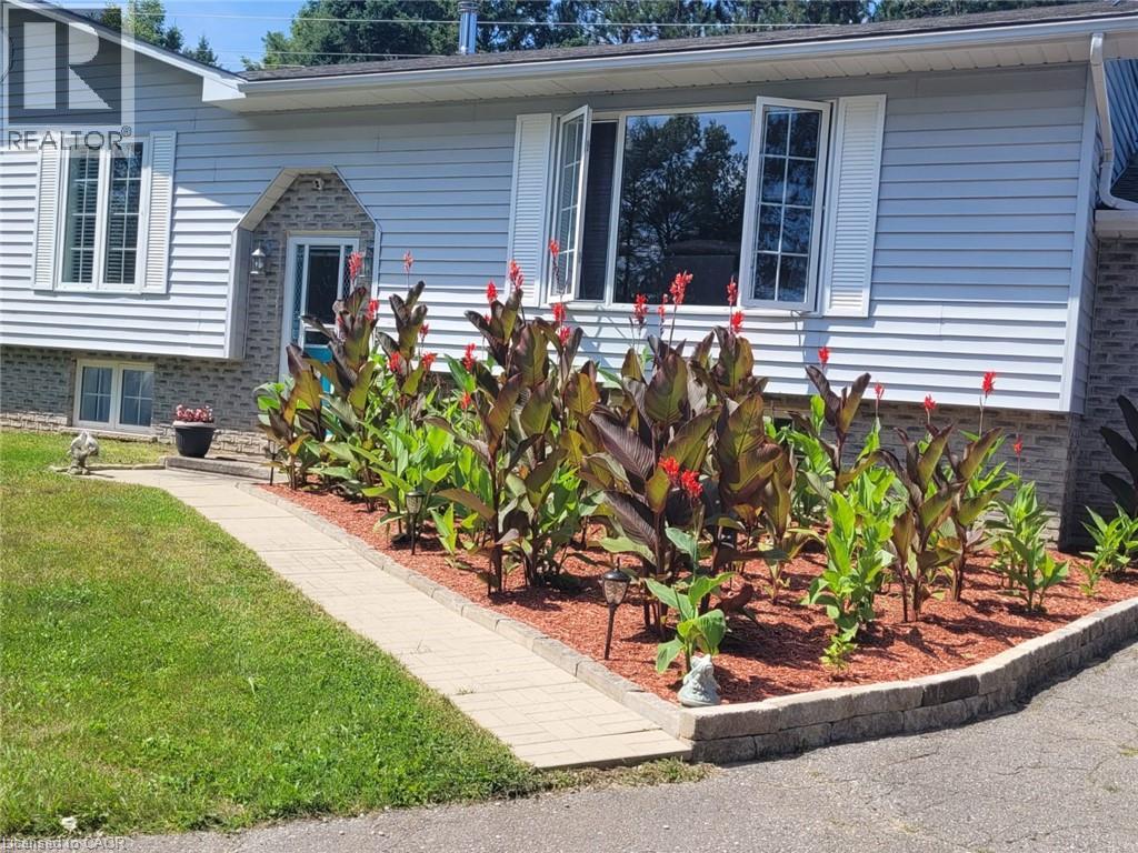 Photo 4 of 1719 Weslemkoon Lake Road, Gilmour ON