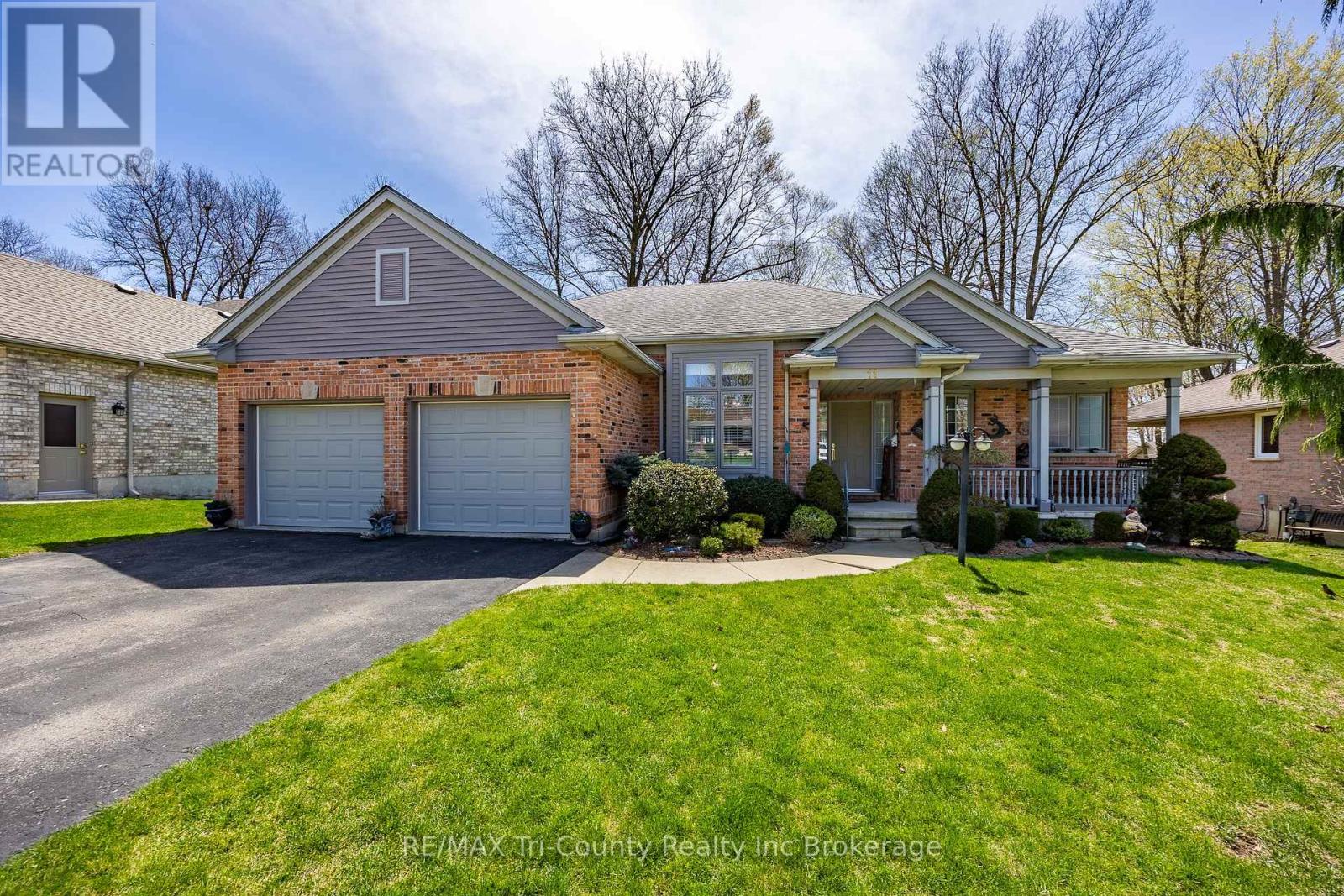 Photo 11 of 11 Woodside Drive, Tillsonburg ON