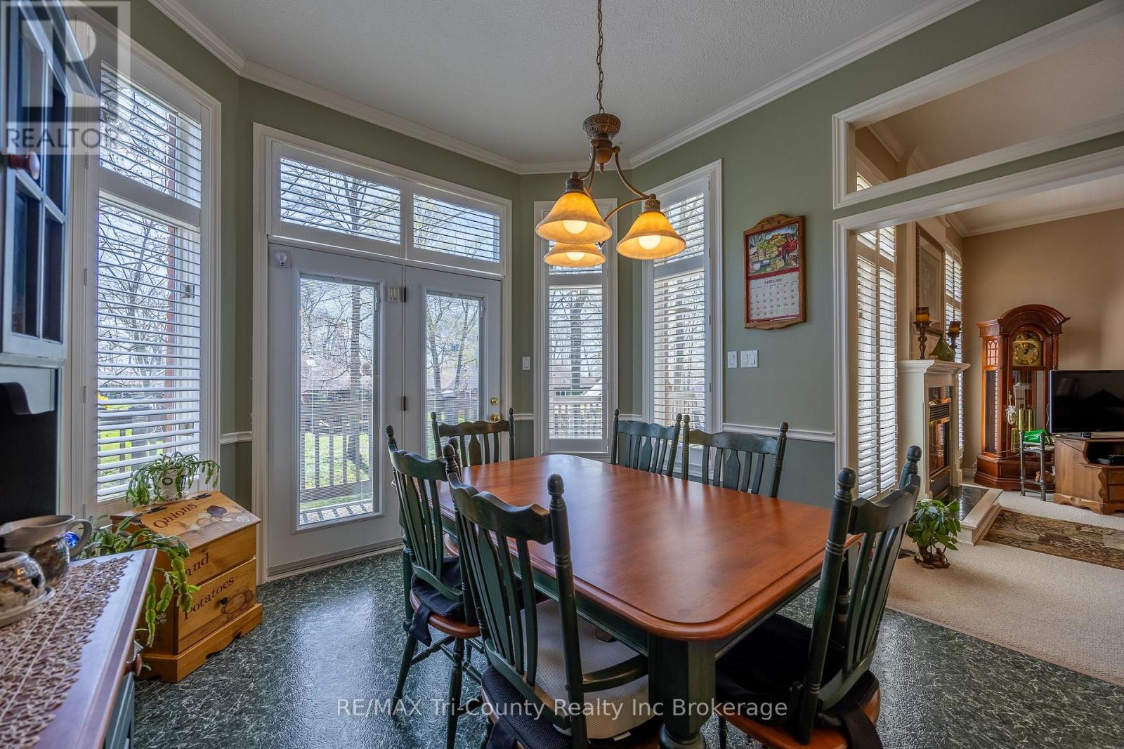 Photo 14 of 11 Woodside Drive, Tillsonburg ON