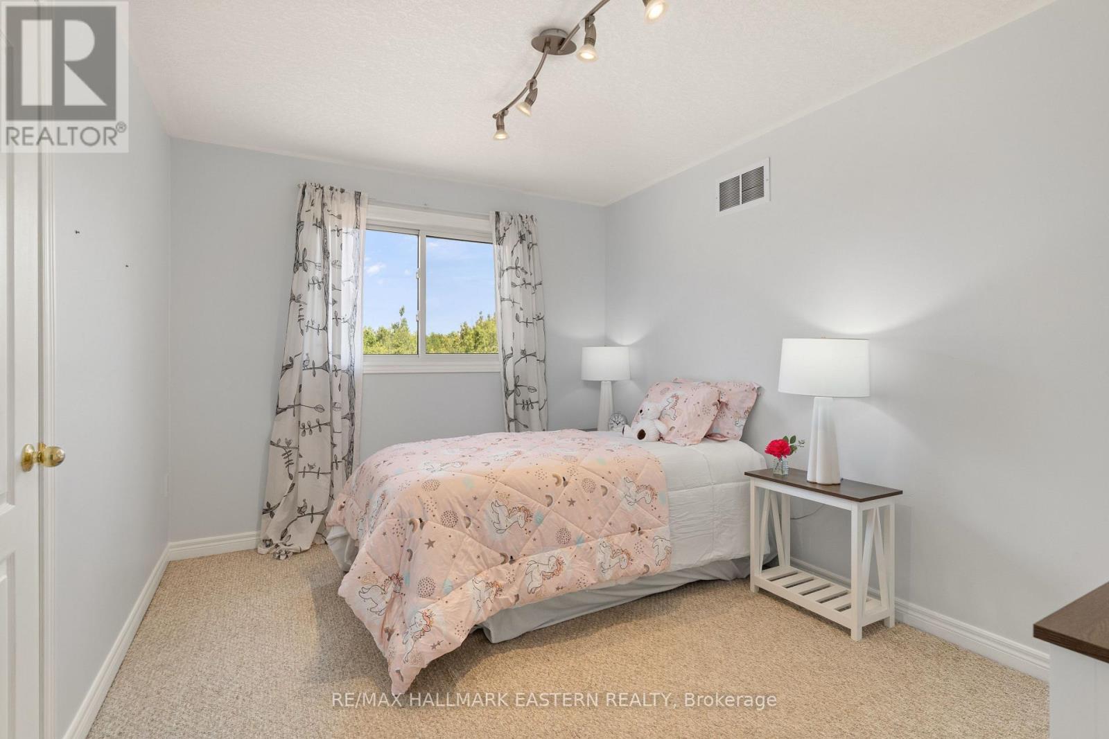 Photo 45 of 67 Sweetnam Drive, Kawartha Lakes ON