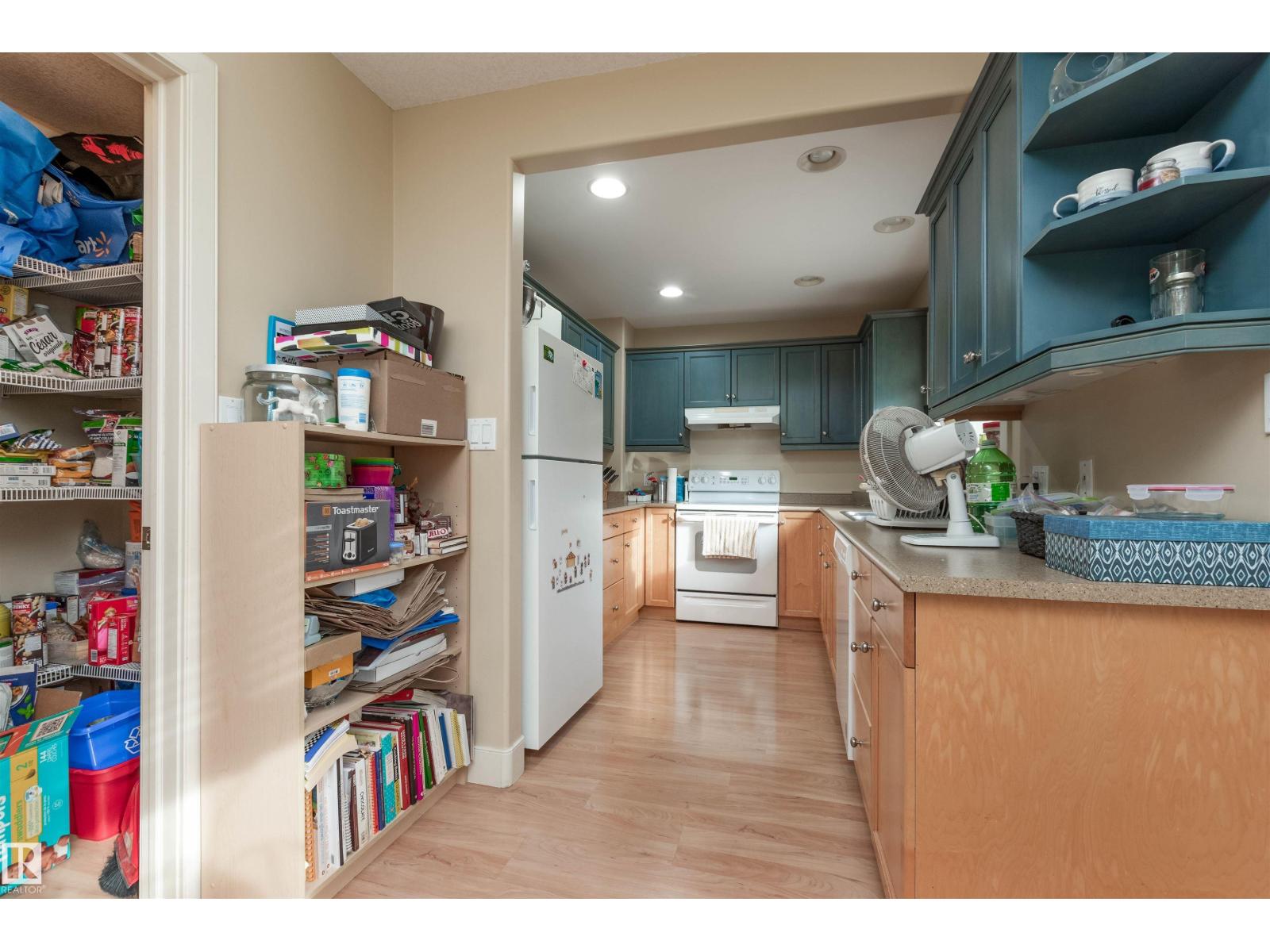 Photo 11 of 10651 68 Ave And 6711 107 Street Av Nw, Edmonton AB