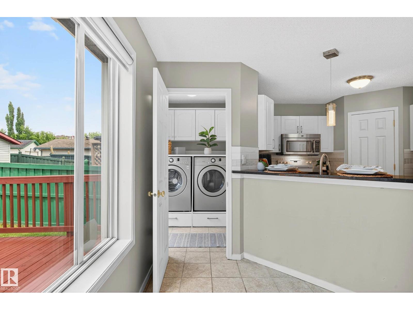 Photo 11 of 1338 Grant Wy Nw, Edmonton AB