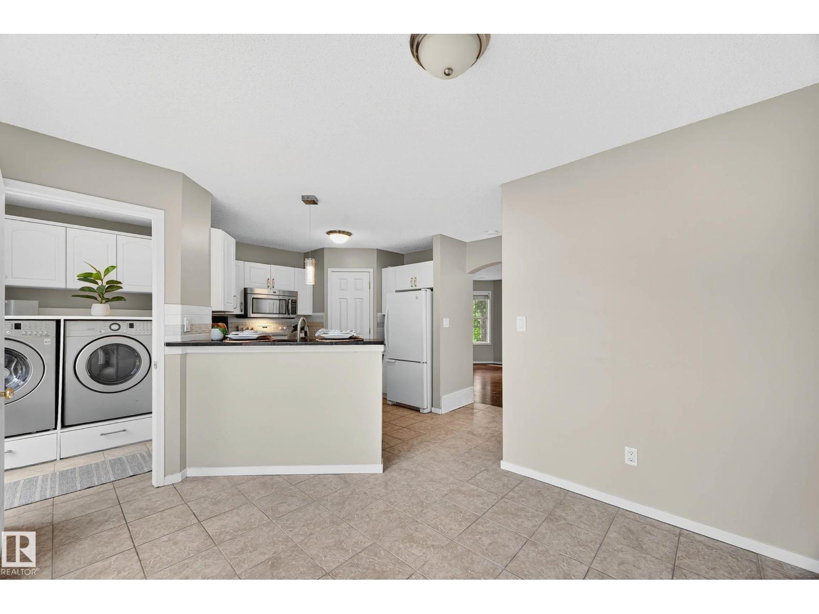 Photo 13 of 1338 Grant Wy Nw, Edmonton AB