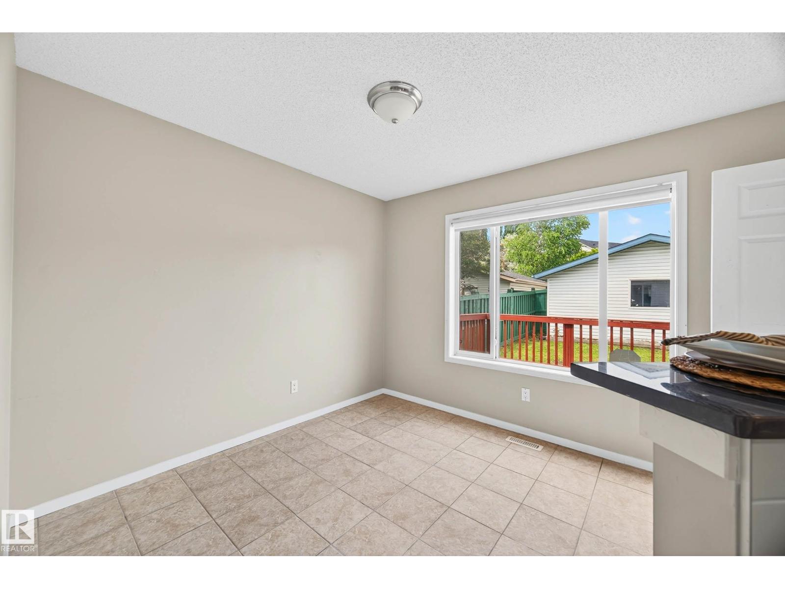 Photo 17 of 1338 Grant Wy Nw, Edmonton AB