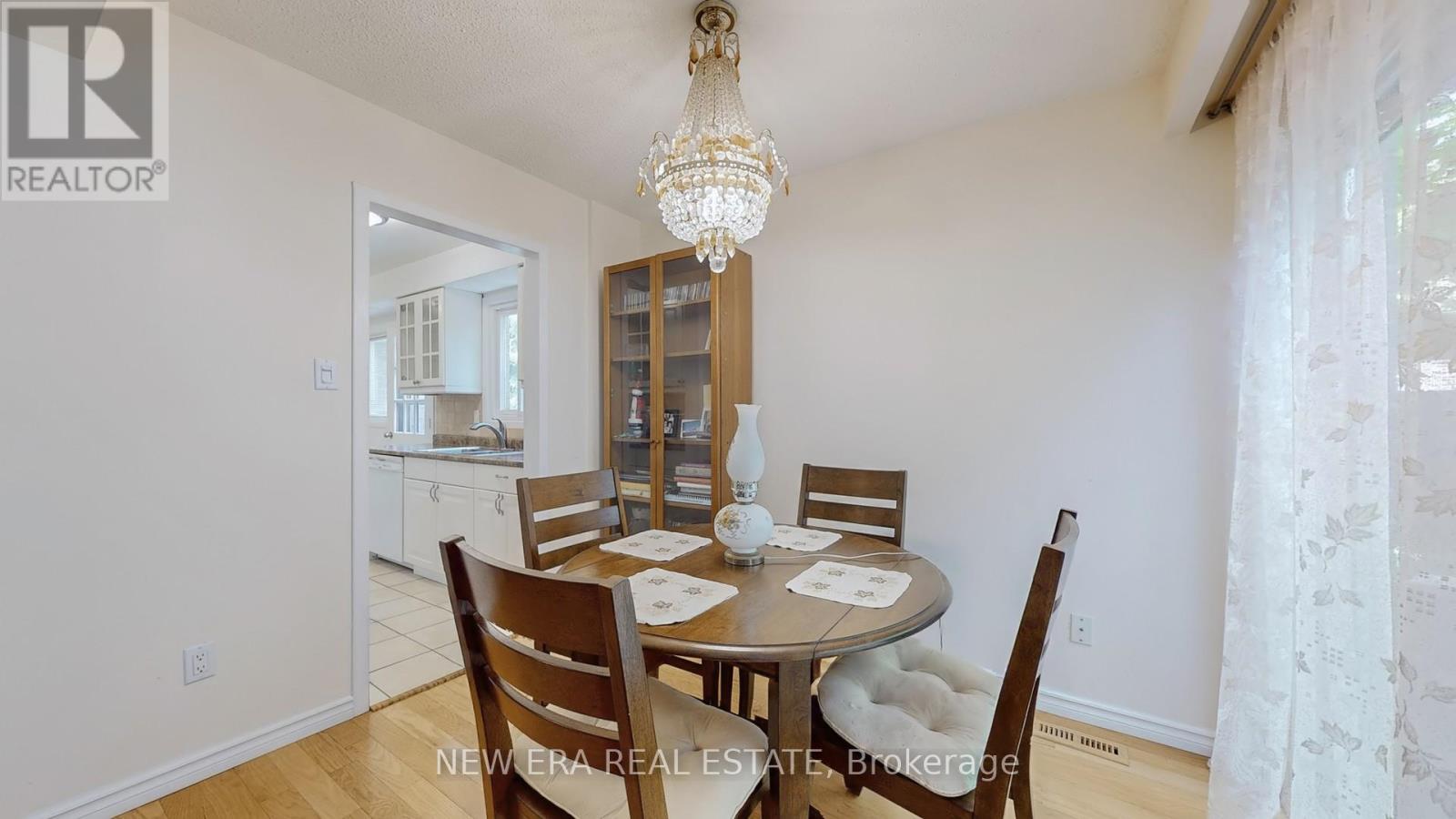 Photo 11 of 7227 Joliette Crescent, Mississauga ON