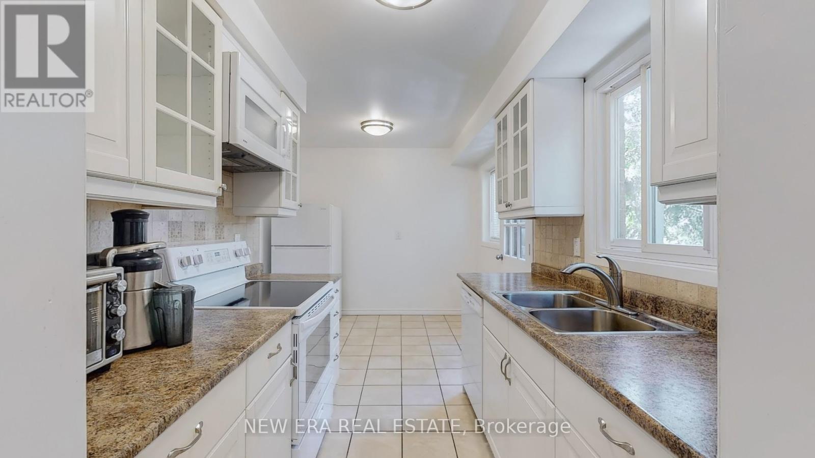Photo 33 of 7227 Joliette Crescent, Mississauga ON