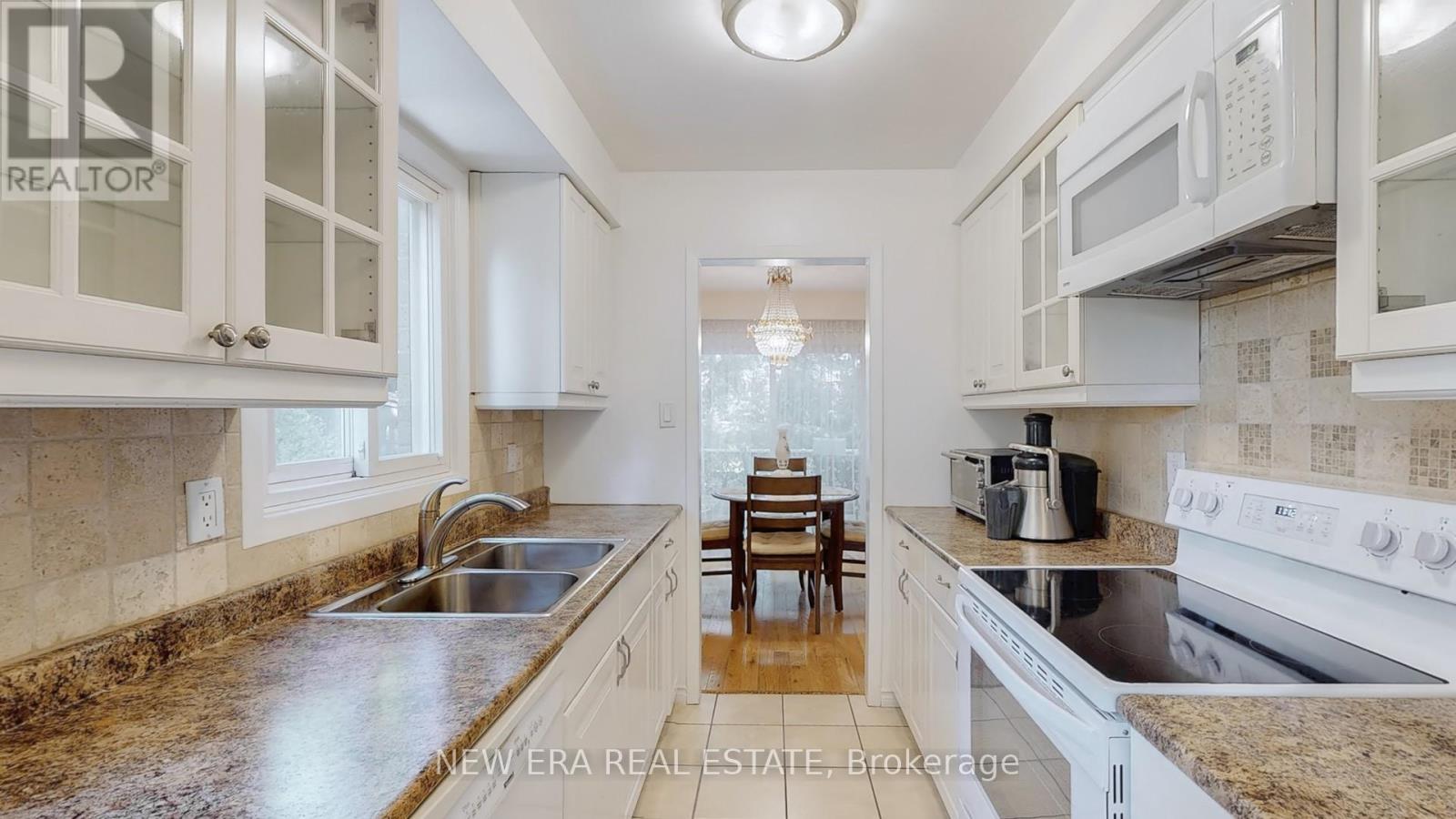 Photo 6 of 7227 Joliette Crescent, Mississauga ON