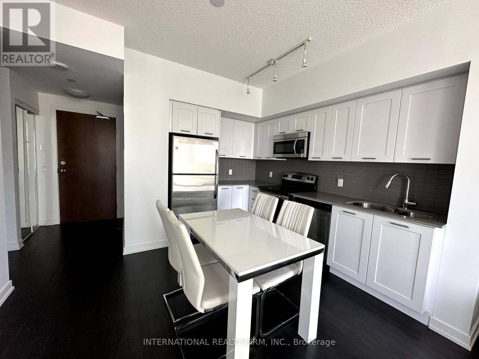 Photo 5 of 705 2212 Lakeshore Boulevard W, Toronto ON