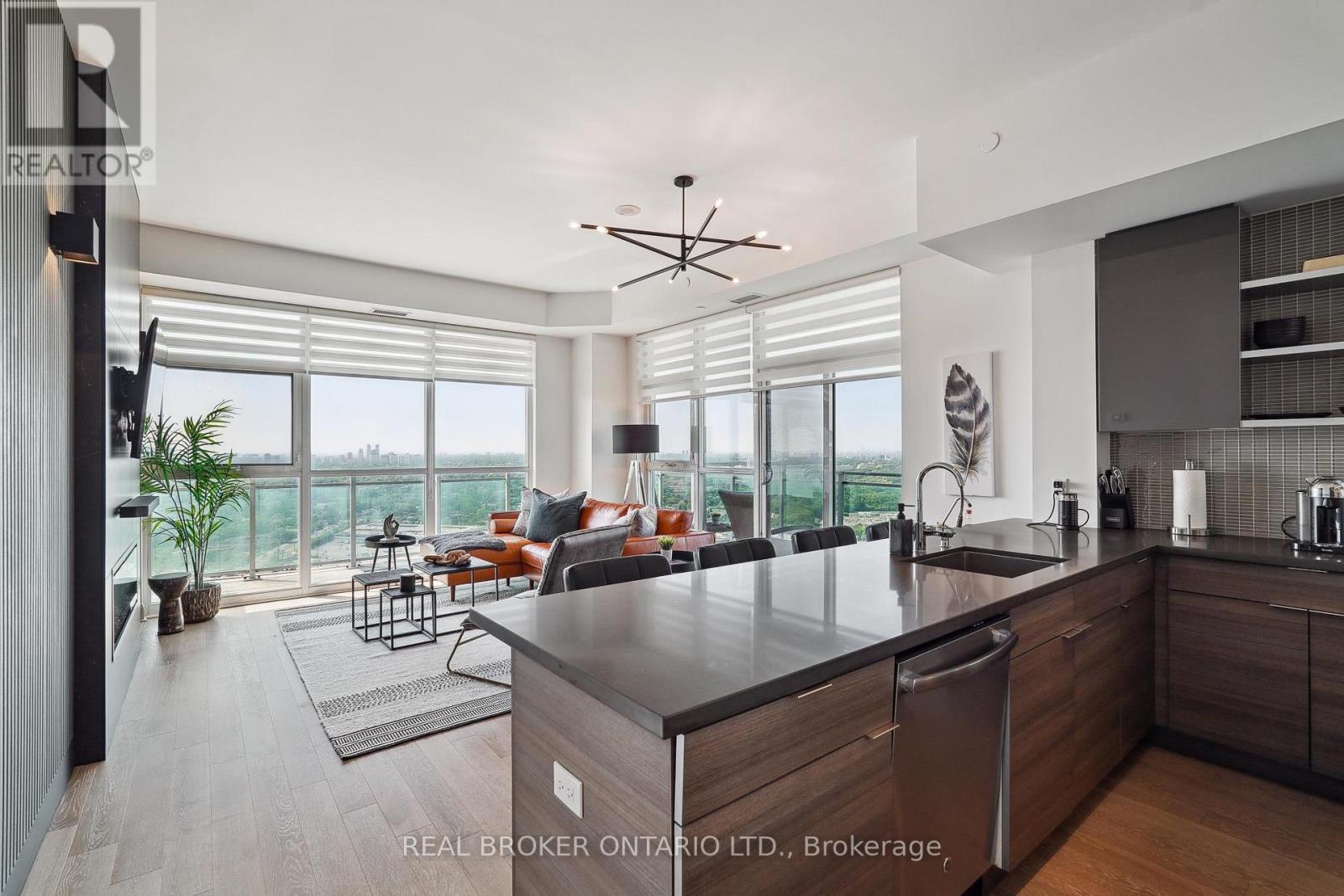 Photo 17 of 3704 33 Shore Breeze Drive, Toronto ON
