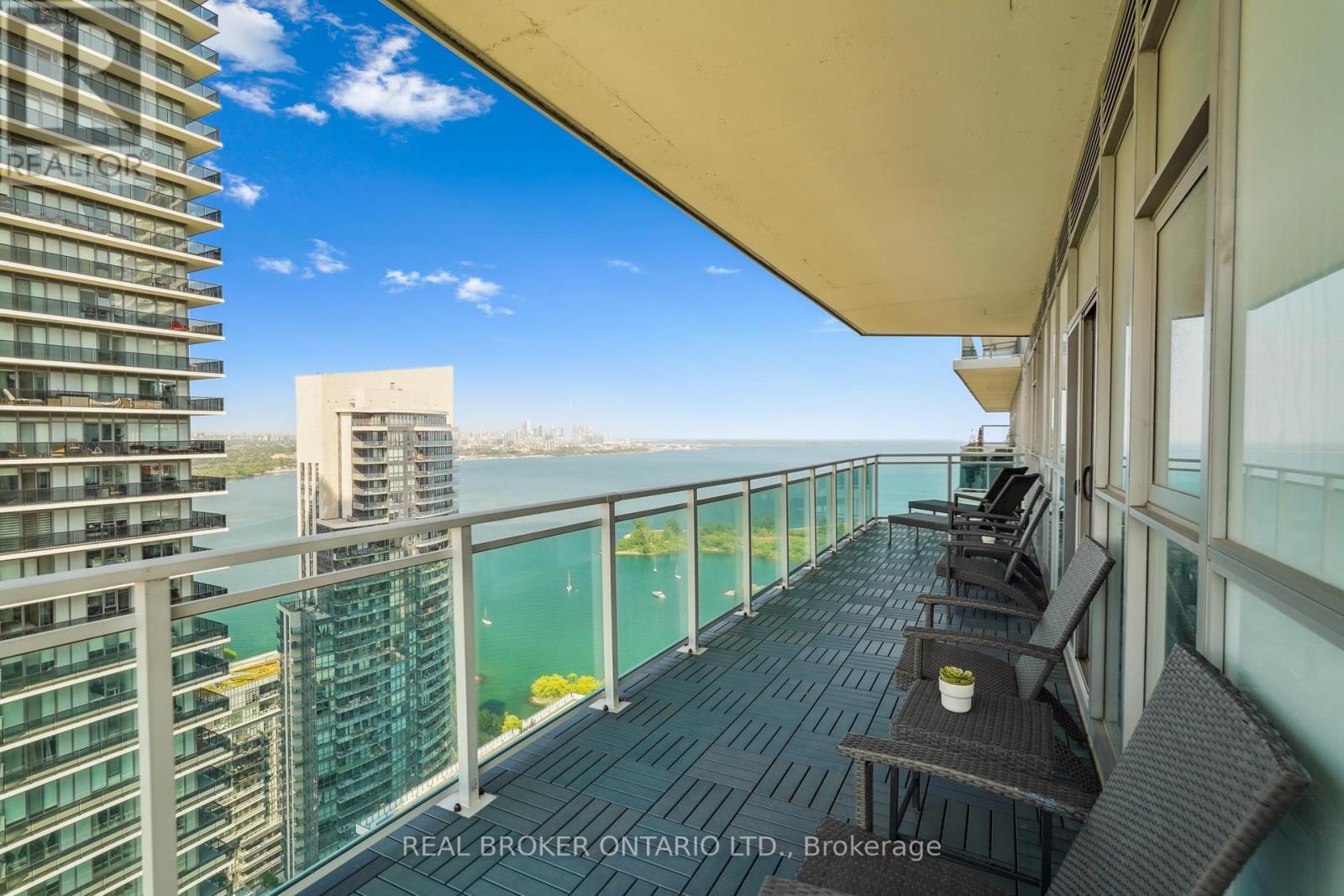 Photo 24 of 3704 33 Shore Breeze Drive, Toronto ON