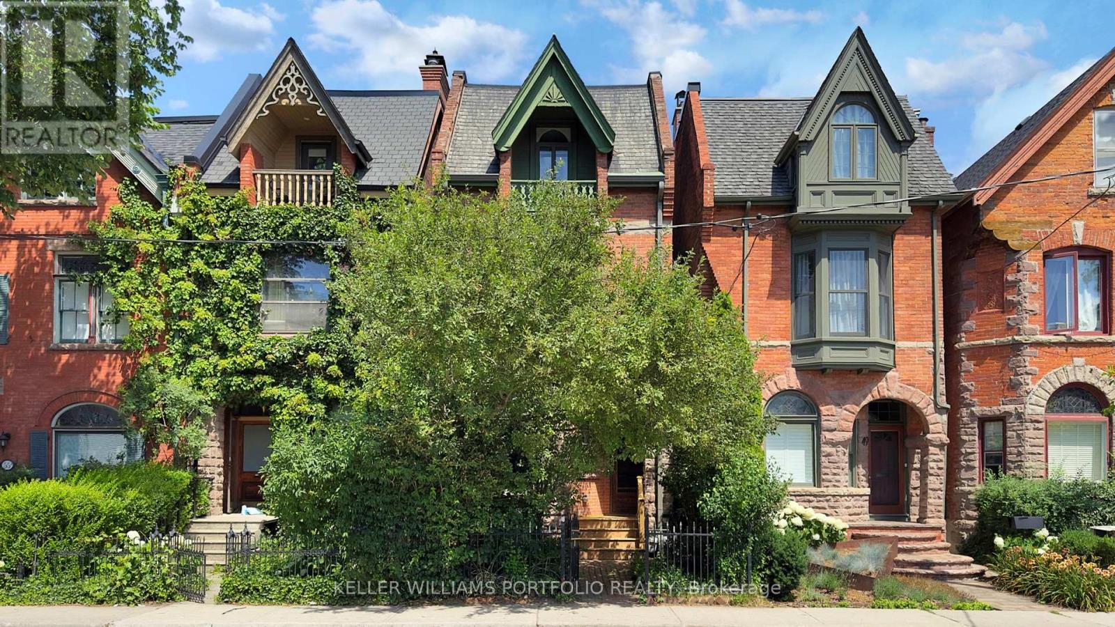 Photo 3 of 51 Macdonell Avenue, Toronto ON