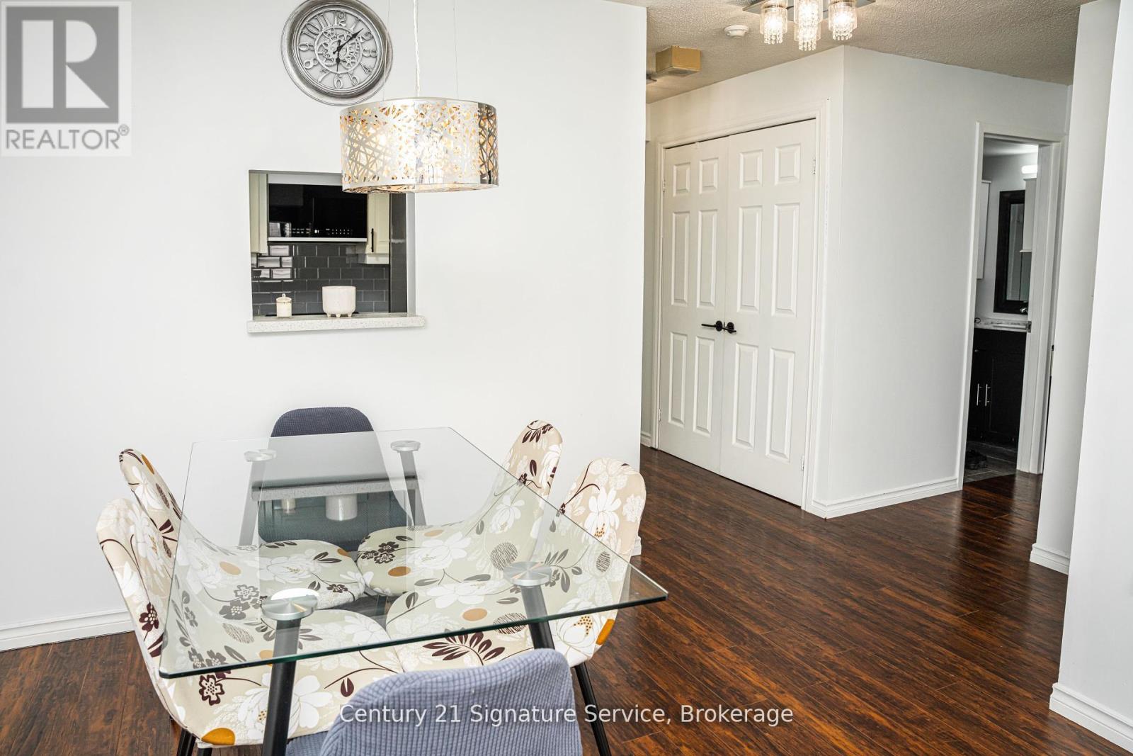 Photo 8 of 504 25 Agnes Street, Mississauga ON