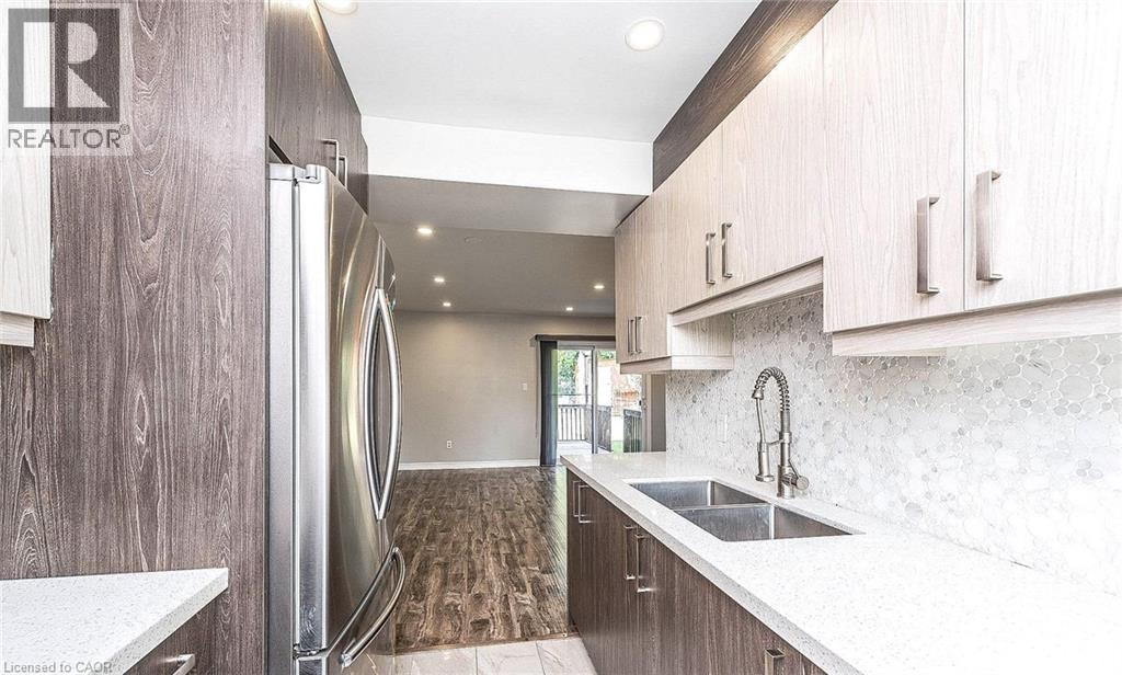 Photo 10 of 91 Madoc Drive, Brampton ON