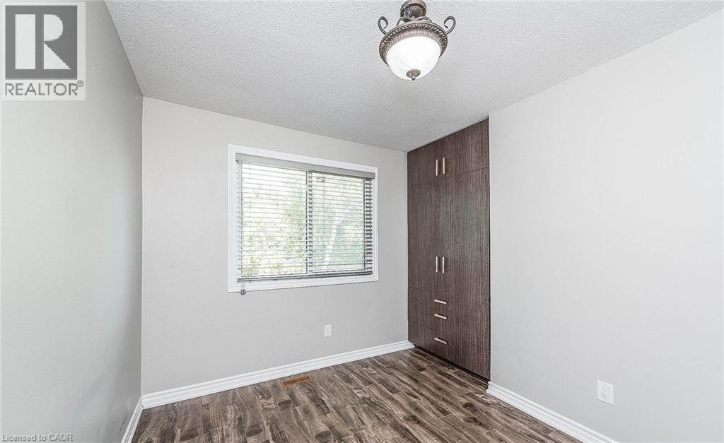 Photo 4 of 91 Madoc Drive, Brampton ON