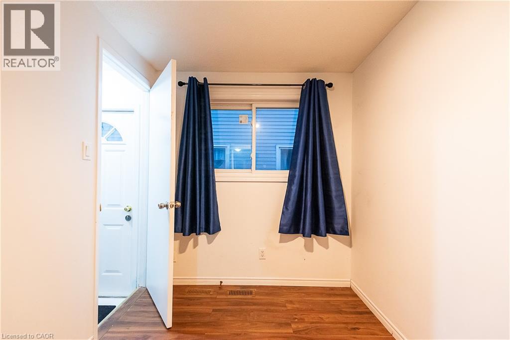 Photo 15 of 690 Elgin Street N Unit Main, Cambridge ON