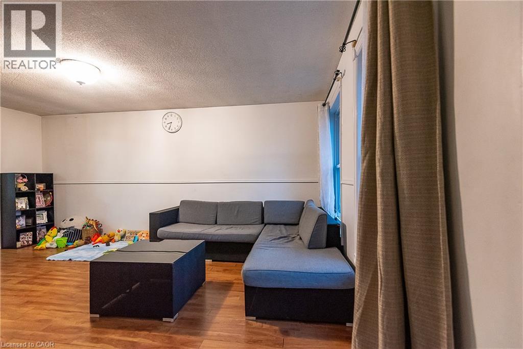 Photo 18 of 690 Elgin Street N Unit Main, Cambridge ON