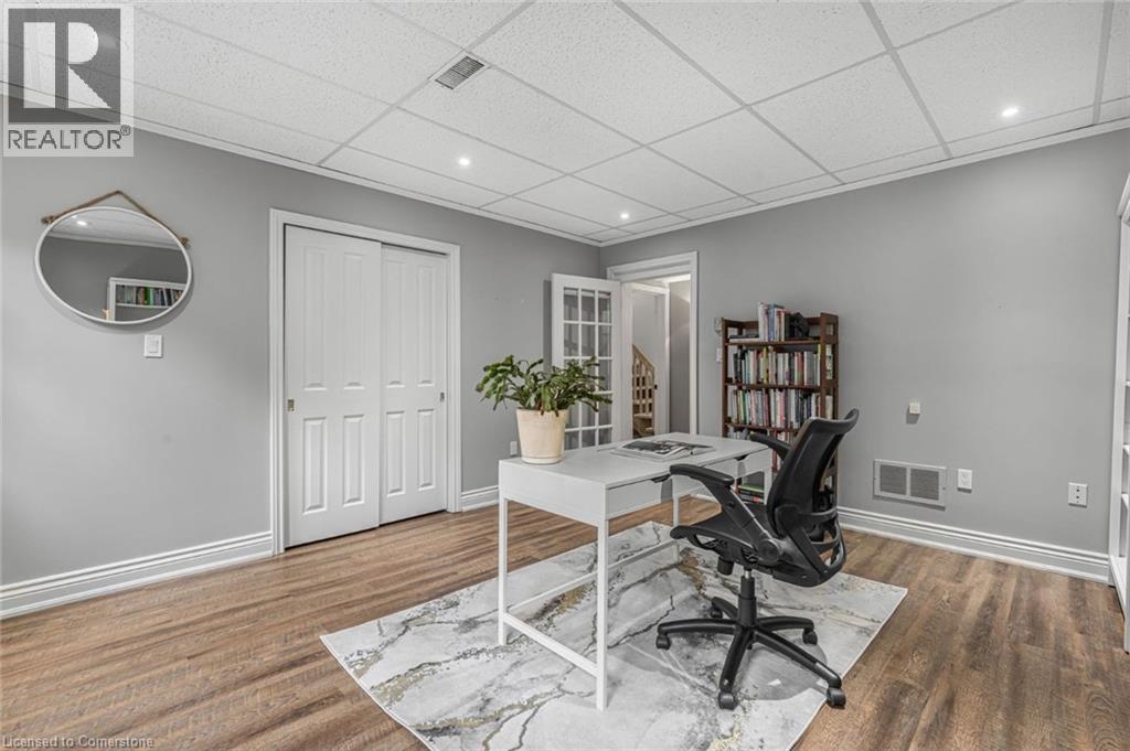 Photo 27 of 937 Montgomery Drive, Ancaster ON
