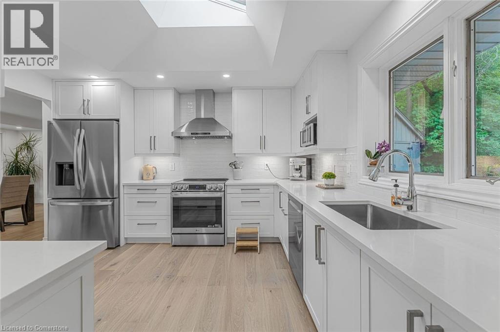 Photo 14 of 937 Montgomery Drive, Ancaster ON