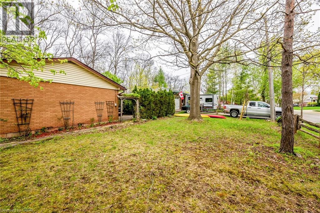 Photo 19 of 122 Forest Hill Road, Grimsby ON