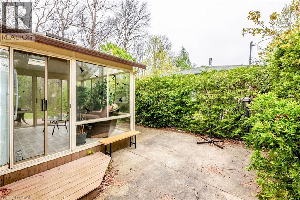 Photo 16 of 122 Forest Hill Road, Grimsby ON