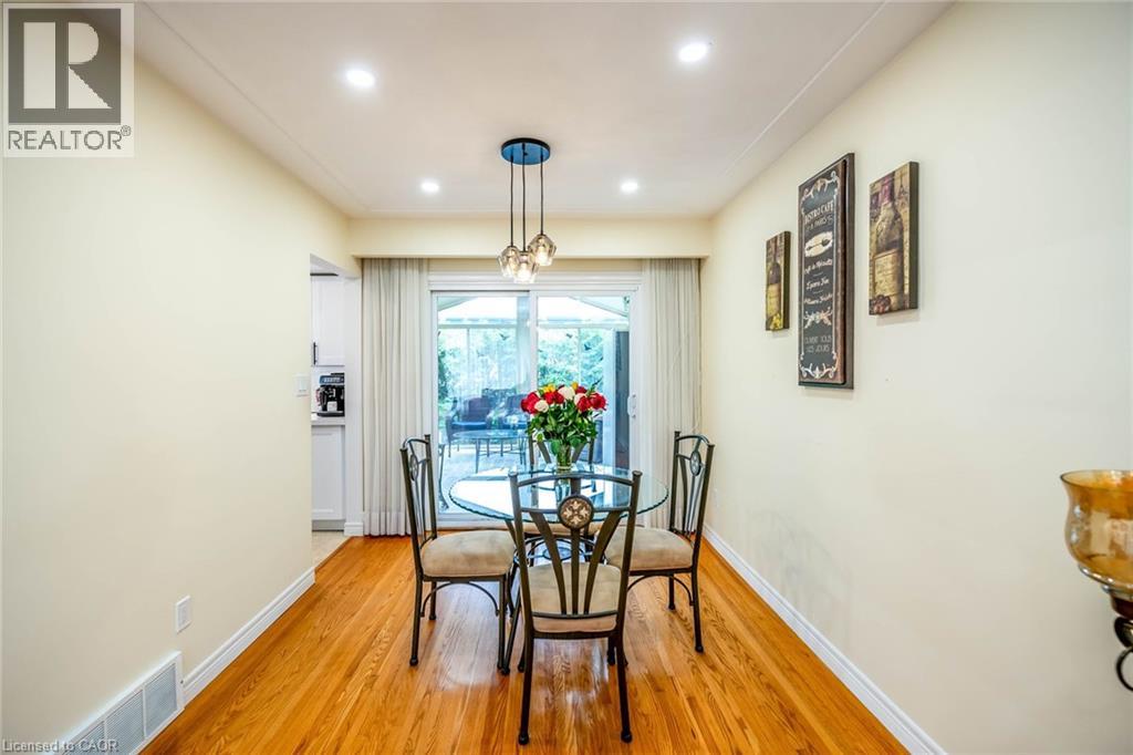 Photo 26 of 122 Forest Hill Road, Grimsby ON