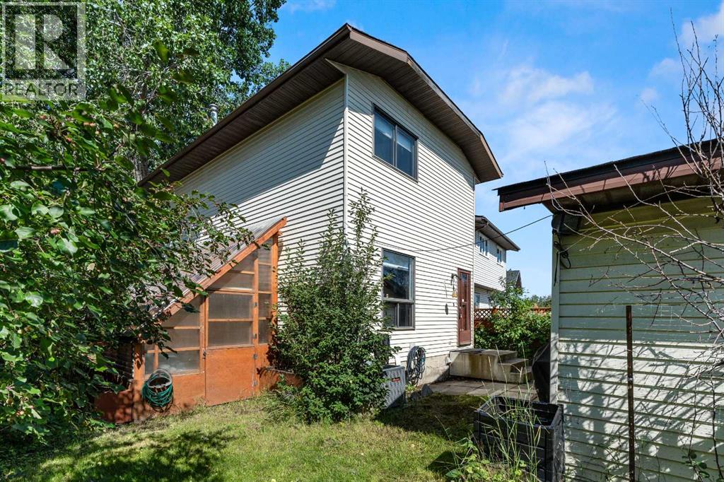Single Family House for Sale in  Shawmeadows Road SW Shawnessy Calgary 