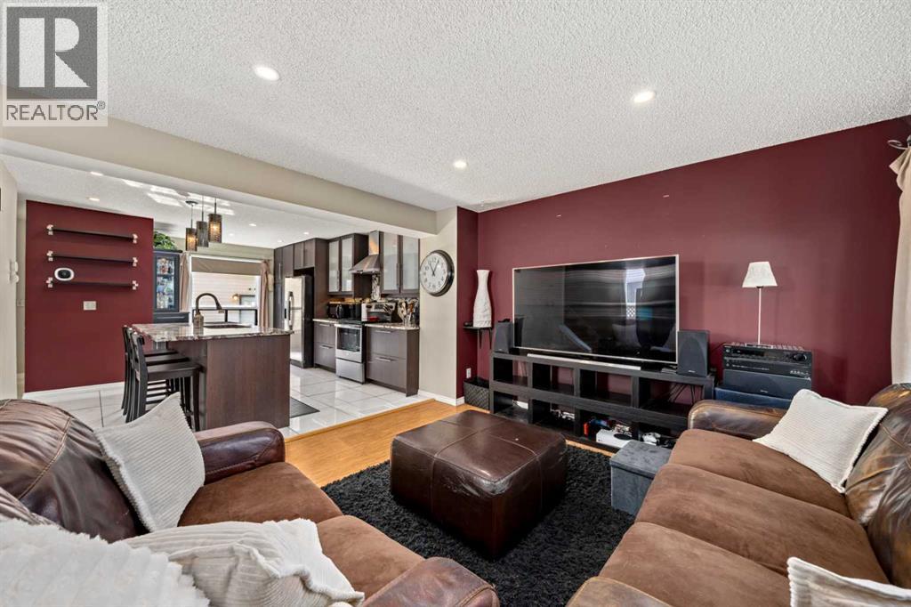Single Family House for Sale in  Shawmeadows Road SW Shawnessy Calgary 