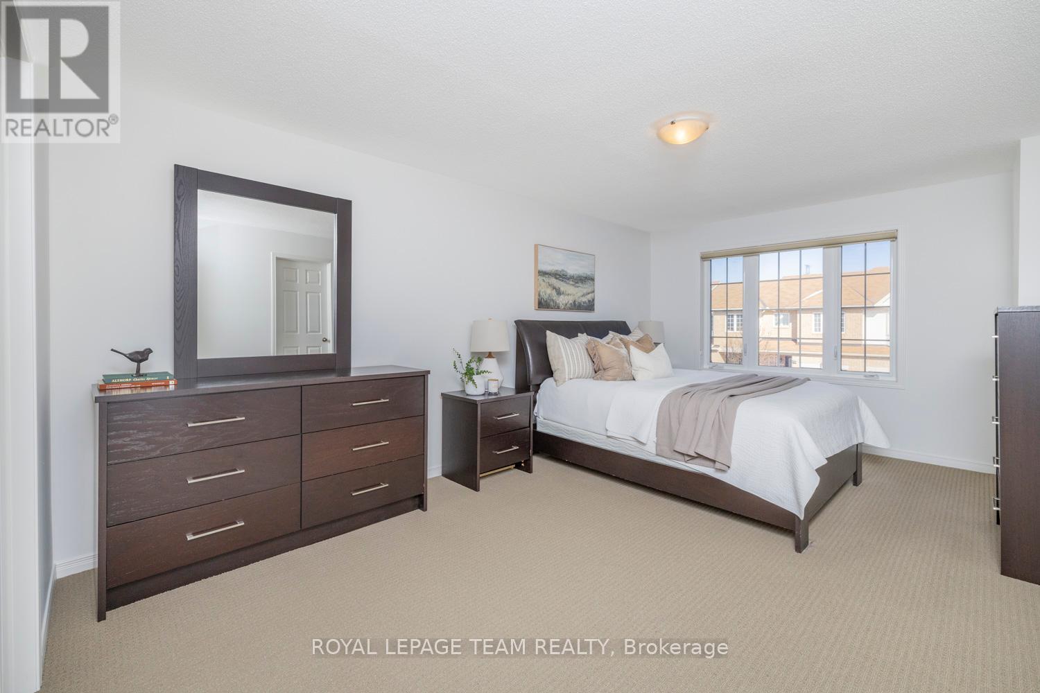 Photo 12 of 209 Macoun Circle, Ottawa ON