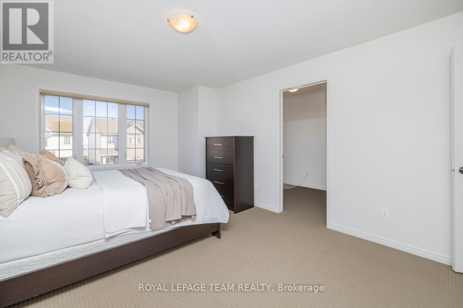 Photo 14 of 209 Macoun Circle, Ottawa ON