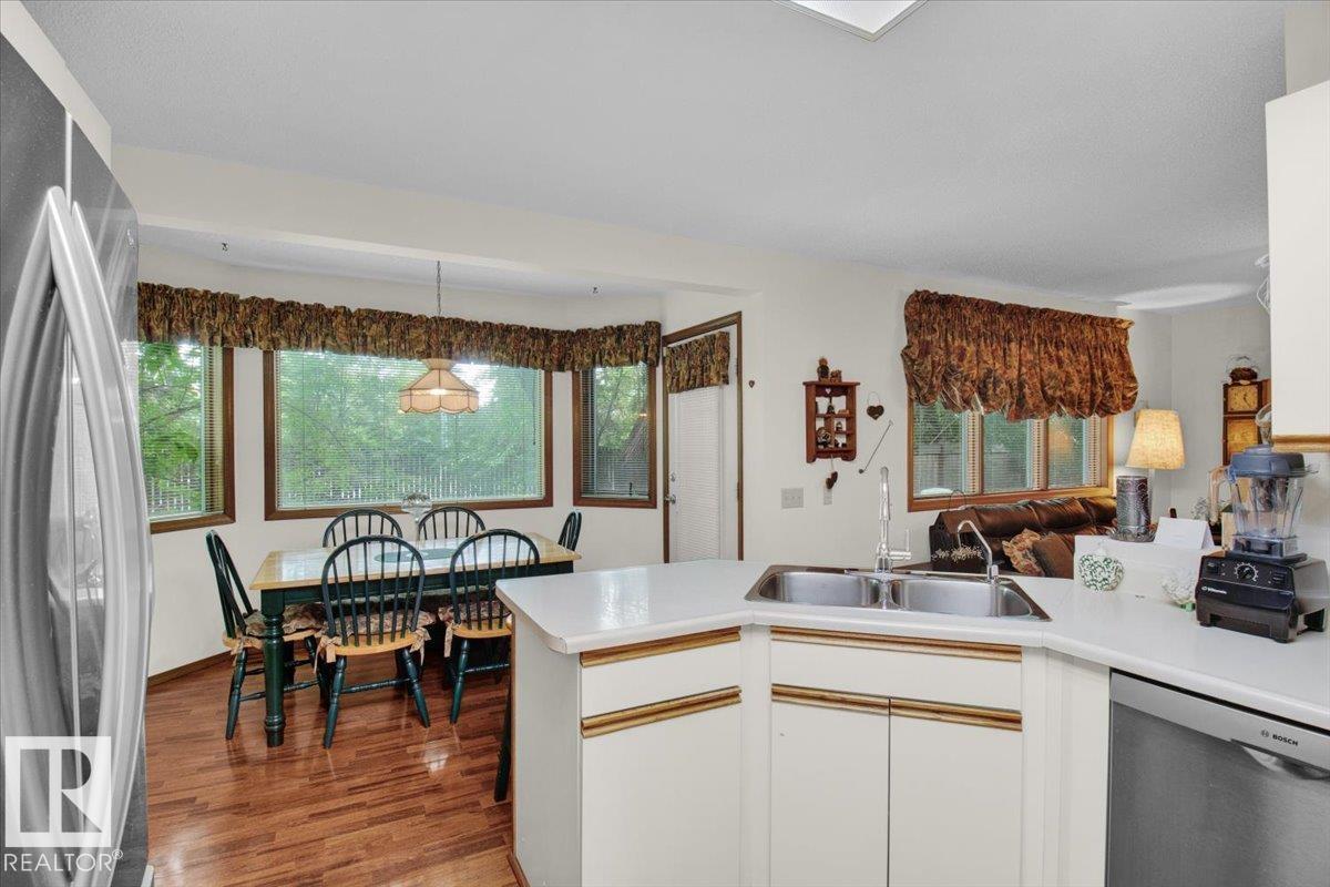 Photo 33 of 84 Deane Cr, St Albert AB