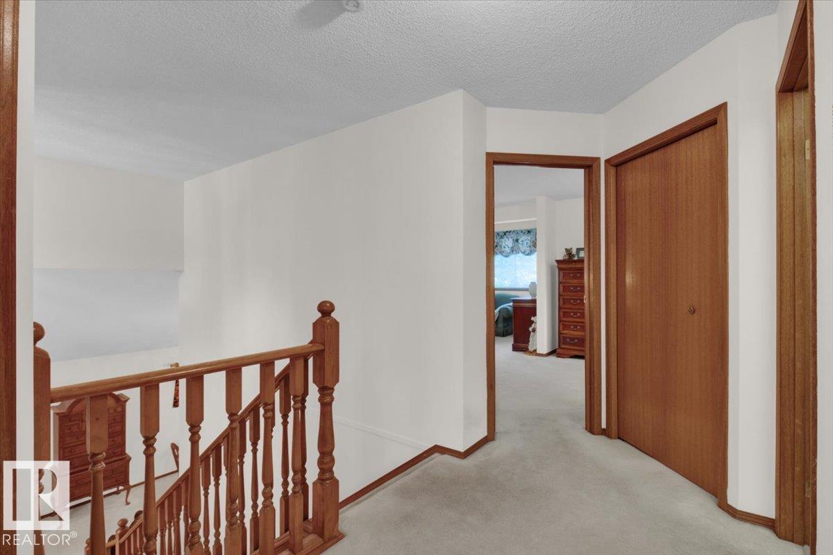 Photo 31 of 84 Deane Cr, St Albert AB